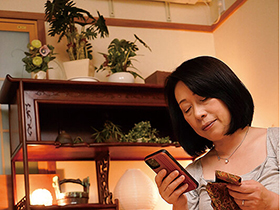 夫を亡くして7年。私は寂しさから2人の息子を… 柏木舞子 サンプル動画サムネイル